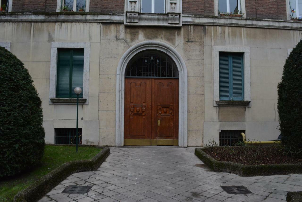 Aria Di Casa - Navigli Darsena Apartment มิลาน ภายนอก รูปภาพ