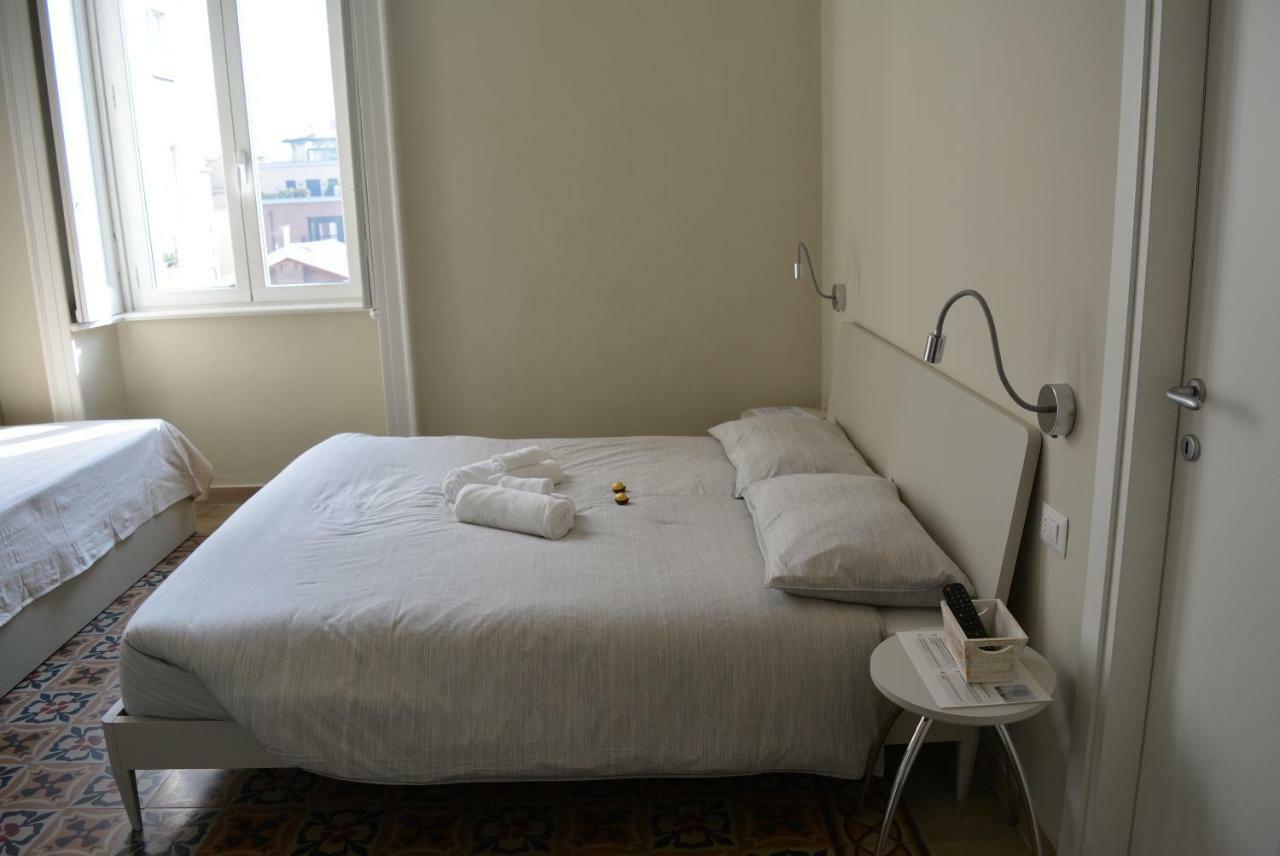 Aria Di Casa - Navigli Darsena Apartment มิลาน ภายนอก รูปภาพ