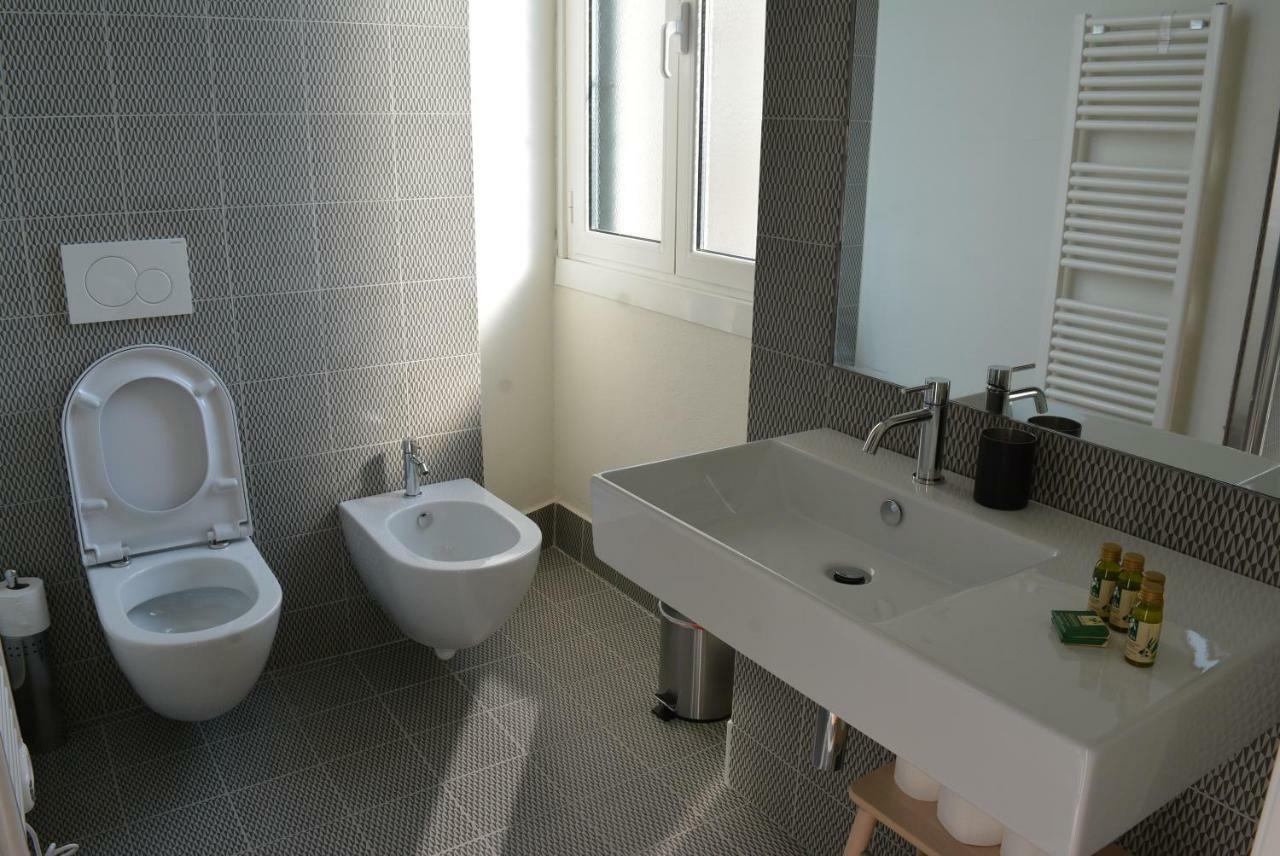 Aria Di Casa - Navigli Darsena Apartment มิลาน ภายนอก รูปภาพ