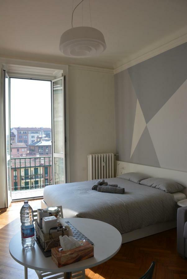 Aria Di Casa - Navigli Darsena Apartment มิลาน ภายนอก รูปภาพ