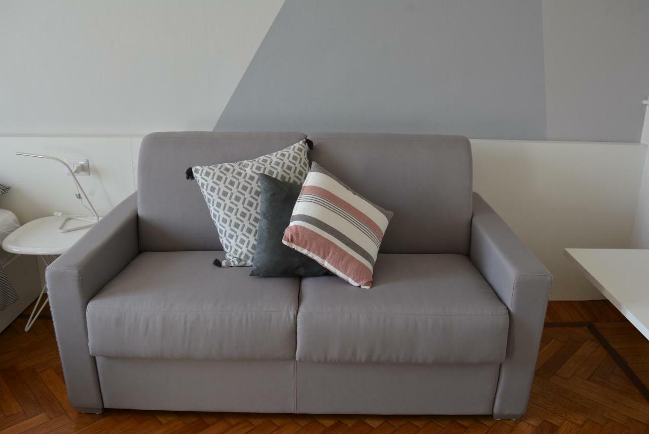 Aria Di Casa - Navigli Darsena Apartment มิลาน ภายนอก รูปภาพ