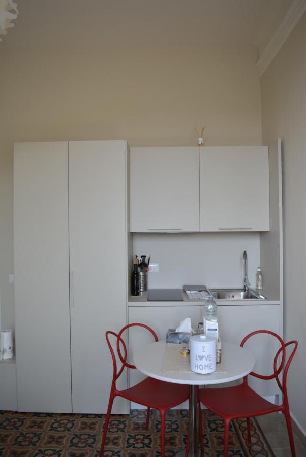 Aria Di Casa - Navigli Darsena Apartment มิลาน ภายนอก รูปภาพ